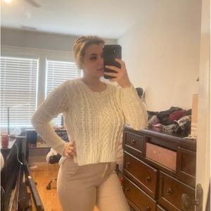 White Sweater - Forever 21 - Size Small.